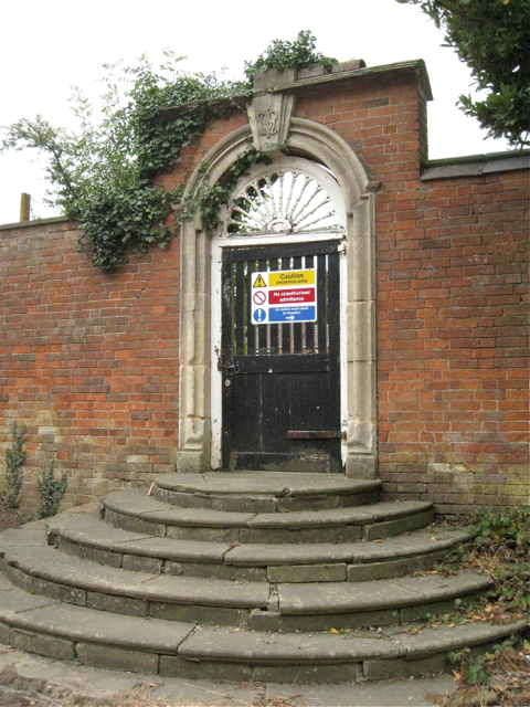 Gate to former walled garden, Skilts School