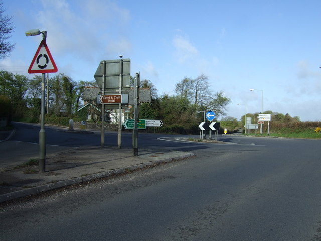 Roundabout on the A386