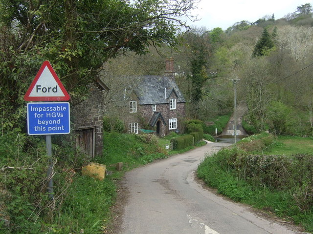 Lane towards Templeton