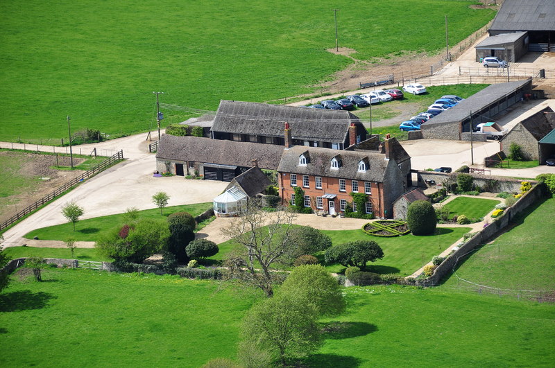 Bradley Farm, Cumnor © Dave Price ccbysa/2.0 Geograph Britain and