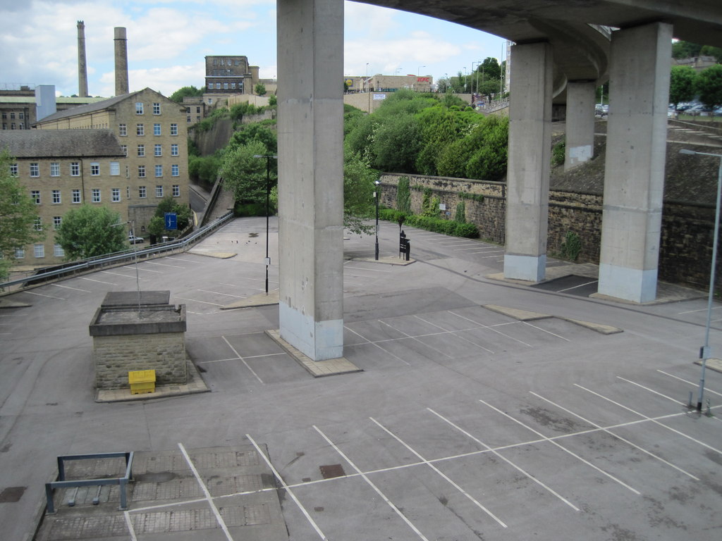 Halifax North Bridge Railway Station © Nigel Thompson Geograph