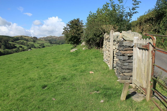 Footpath to Broughton Mills