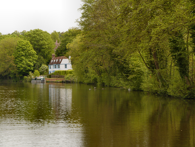 River Medway, Allington