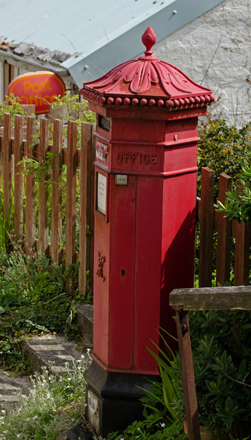 VR Pillar Box - Iona © The Carlisle Kid :: Geograph Britain and Ireland