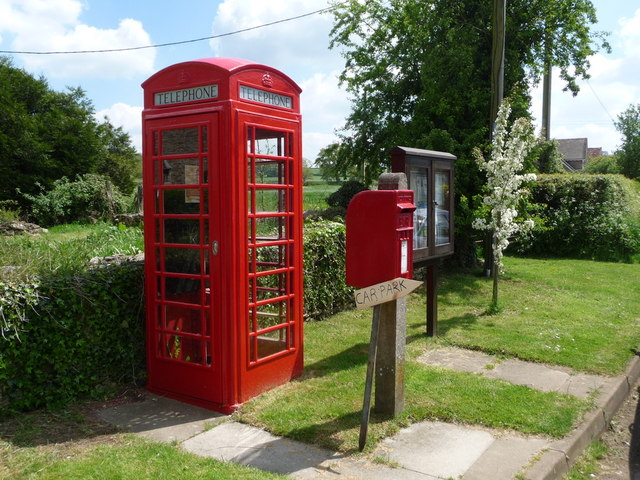 Purse Caundle: postbox № DT9 21 and phone box