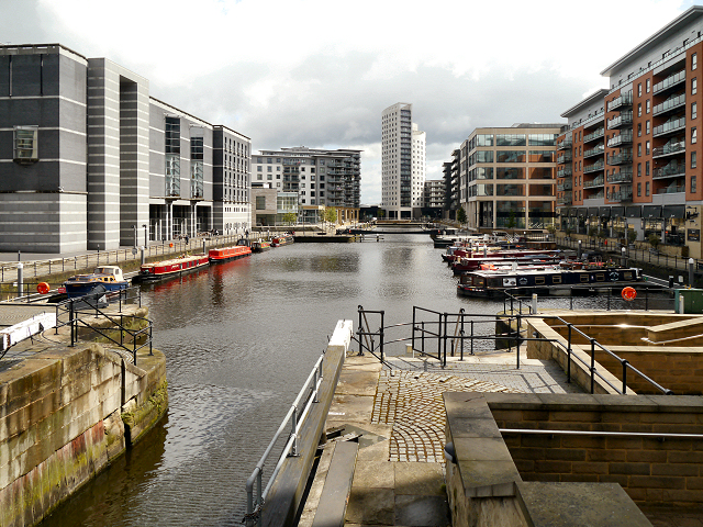 Clarence Dock © David Dixon cc-by-sa/2.0 :: Geograph Britain and Ireland