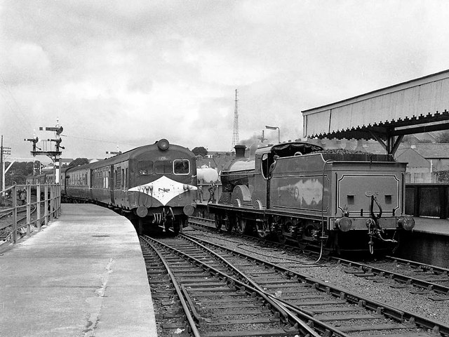 Steam locomotive in Waterside station - 1979 (2)