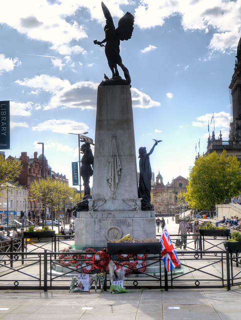 Leeds War Memorial, The Headrow