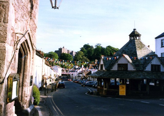 The High Street and Yarn Market