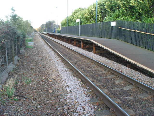 Silkstone Common railway station,... © Nigel Thompson :: Geograph ...