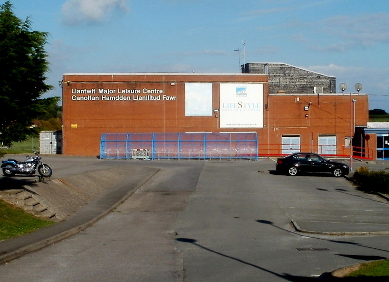 Llantwit Major Leisure Centre © Jaggery :: Geograph Britain and Ireland