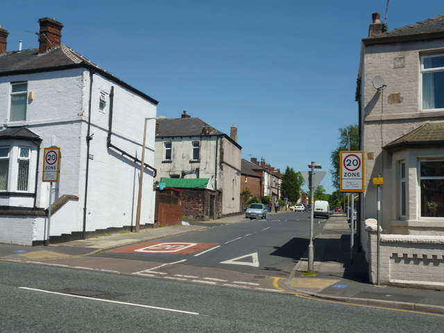 Bury: Deal Street © Dr Neil Clifton cc-by-sa/2.0 :: Geograph Britain ...