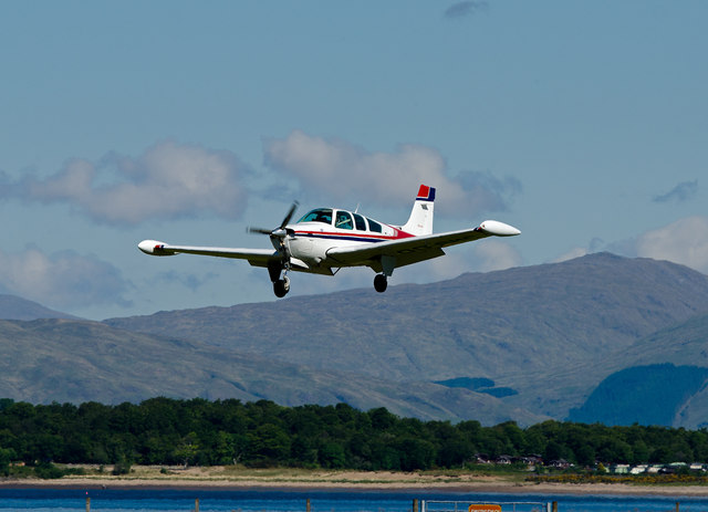 OO-RMC approaching Oban Airport