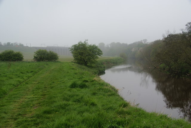Path by the Aln on a misty day
