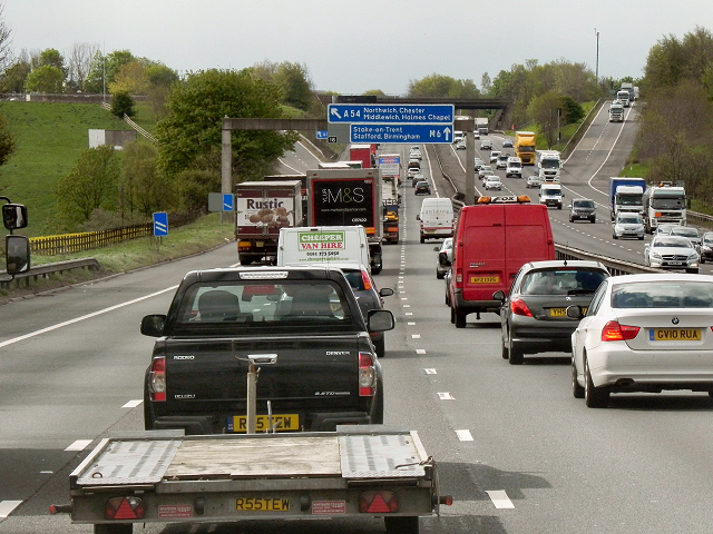 Southbound M6 approaching Junction 18