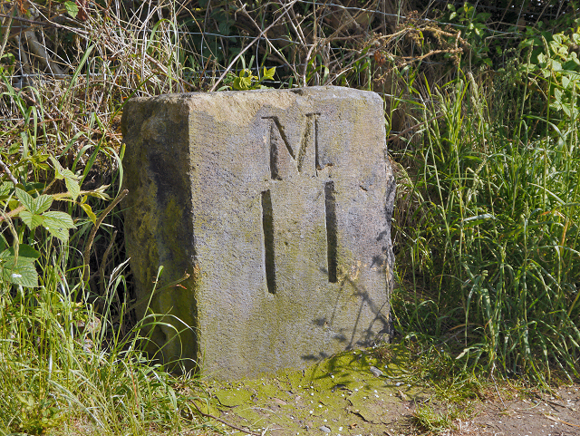 Milestone 11, Manchester, Bolton and Bury Canal