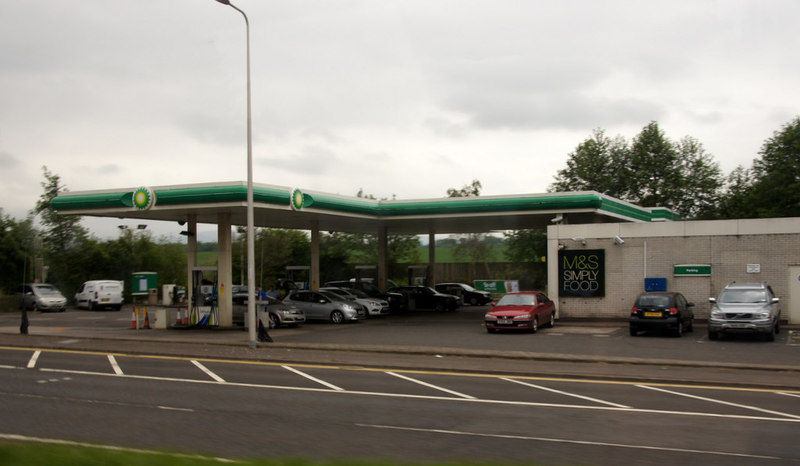 BP garage, Glasgow Road, Edinburgh © Mike Pennington cc-by-sa/2.0 ...