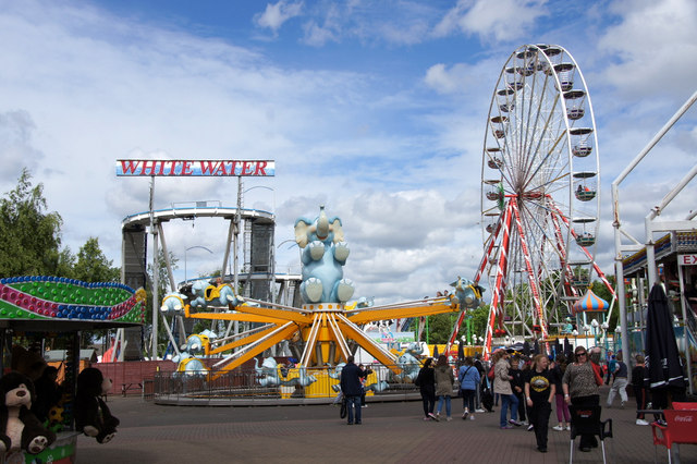 M&Ds amusement park, Strathclyde Park © Mike Pennington :: Geograph Britain and Ireland