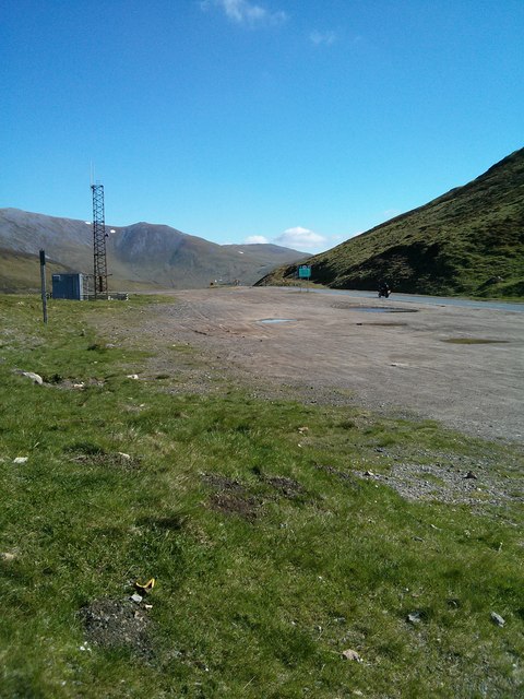 Large 'Parking' area at crest of pass