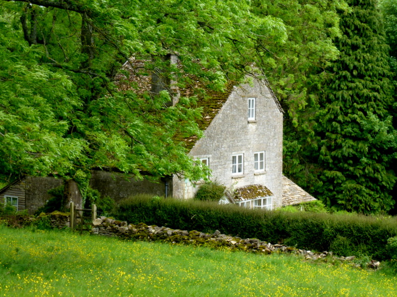 House on Minchinhampton Common © Jonathan Billinger :: Geograph Britain ...