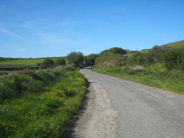 Minor road in the Inny Valley near Treglasta
