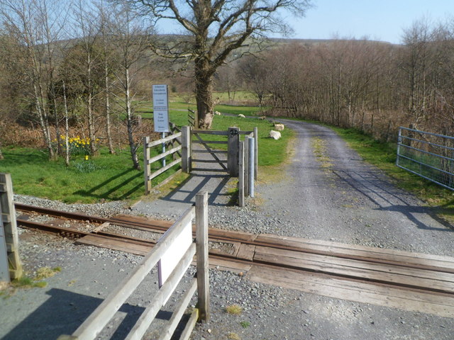 Level crossing at the southern edge of Waunfawr railway station 