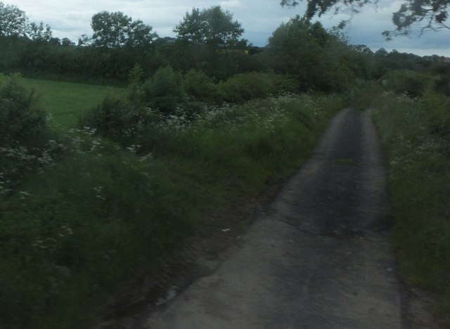 Track leading to minor road to Cropton