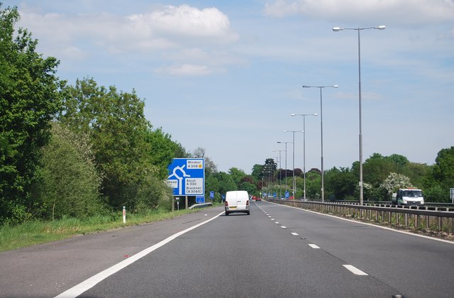 A308(M) © N Chadwick :: Geograph Britain and Ireland