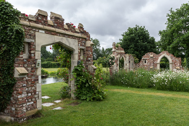 Old Manor House Garden, Capel Manor,... © Christine Matthews ...