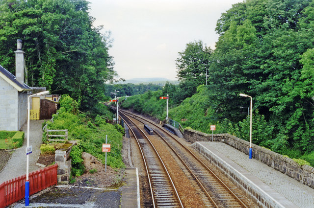 Huntley station, 1997 © Ben Brooksbank cc-by-sa/2.0 :: Geograph Britain ...