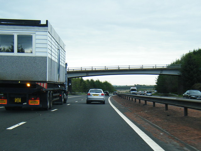 M8 eastbound about to pass under Forrest Road