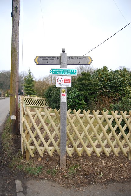 North Downs Way signpost, Chartham Hatch