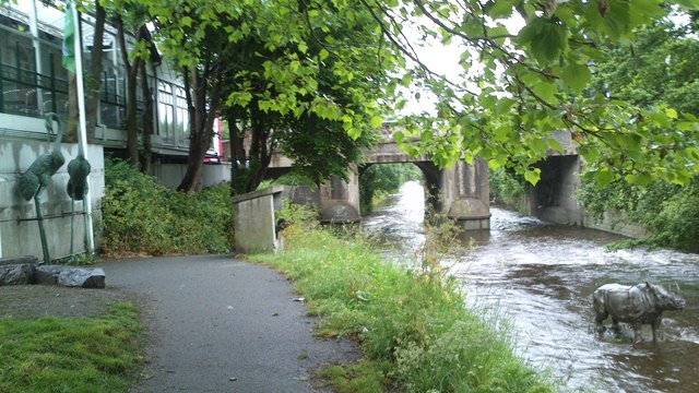 The Dodder River, with statuary, towards Classon's Bridge