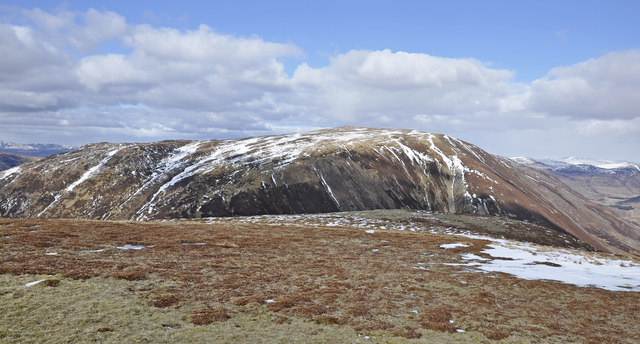 Summit plateau of Leana Mhor (wester) looking NE to Beinn Iaruinn
