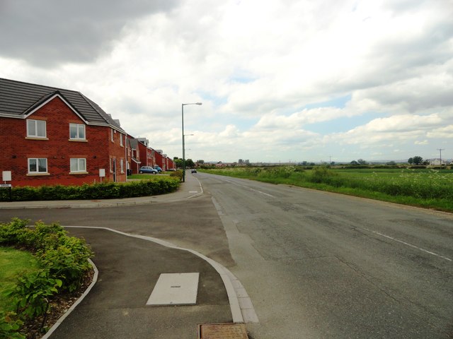 View along Tail Upon End Road