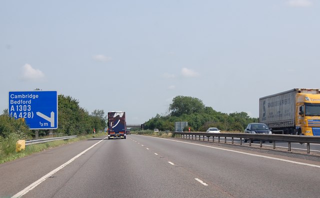 M11 northbound approaching A1303... © Julian P Guffogg cc-by-sa/2.0 ...