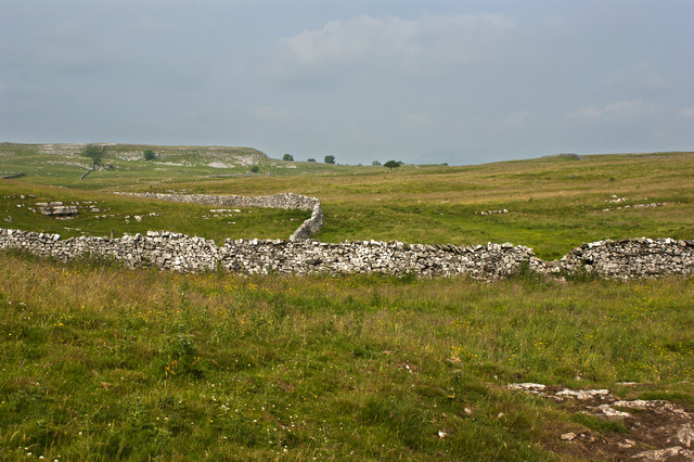 The limestone plateau above Giggleswick Scar