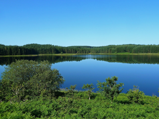 Loch Maberry © Mary and Angus Hogg cc-by-sa/2.0 :: Geograph Britain and ...