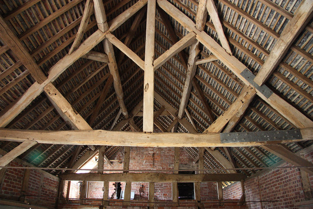 Kingpost roof truss \u00a9 Richard Croft :: Geograph Britain and Ireland