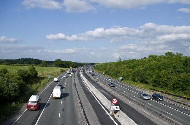 M25 widening © Ian Capper cc-by-sa/2.0 :: Geograph Britain and Ireland