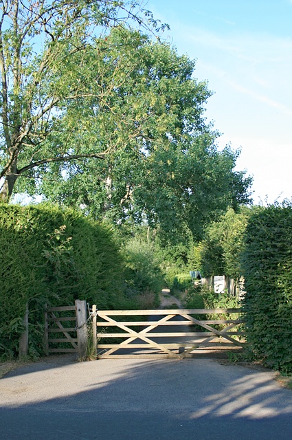 Entrance to Prince's Coverts