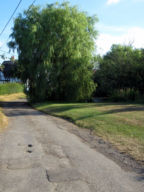 Weir Lane and pond