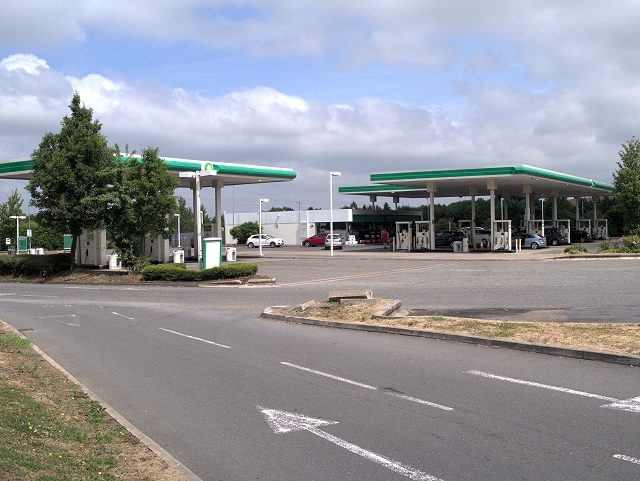 Fuel Forecourt, Warwick Services,... © David Dixon :: Geograph Britain ...