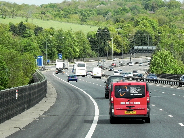 Southbound M40 Approaching Junction 3