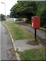 New Milton: postbox № BH25 20, Hollandswood Drive