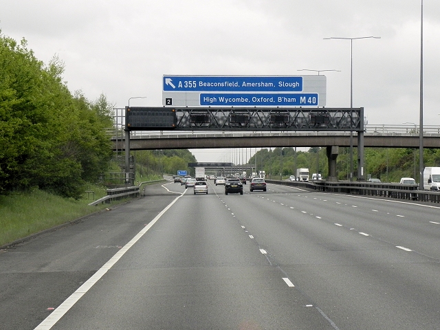 Northbound M40 Motorway © David Dixon :: Geograph Britain and Ireland