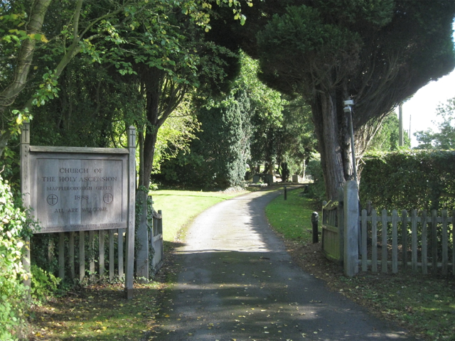 Gateway, Church of the Holy Ascension, Mappleborough Green