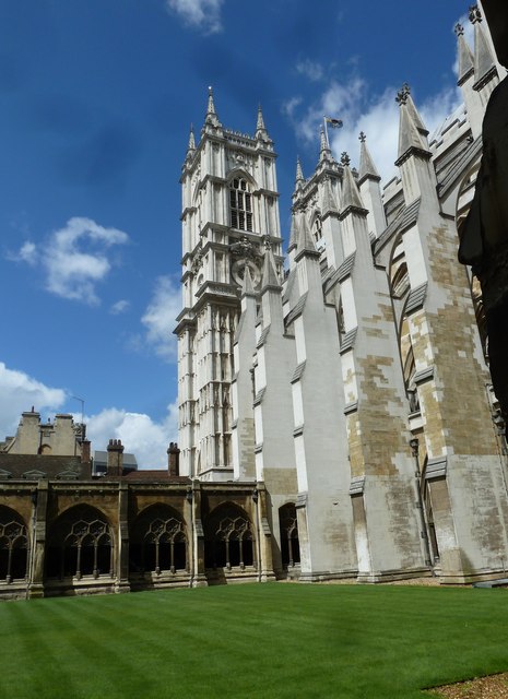 A glorious August lunchtime at Westminster Abbey