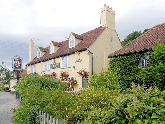 The Red Lion, East Bergholt © David Dixon :: Geograph Britain and Ireland