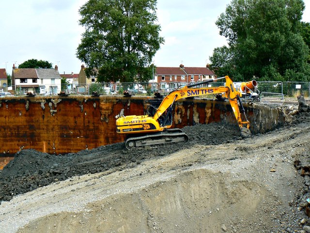 Site of gasholder, Iffley Road, Swindon (3 of 5) 08 August 2013